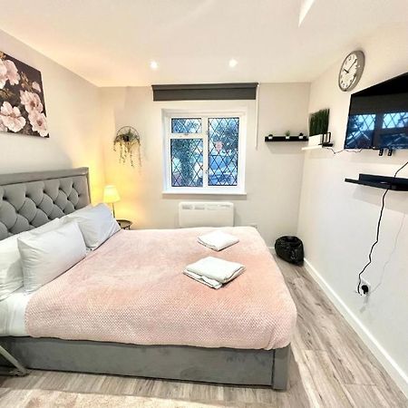 Heathrow Guest House - Oakway Feltham 외부 사진