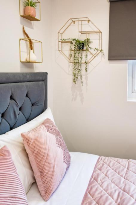 Heathrow Guest House - Oakway Feltham 외부 사진