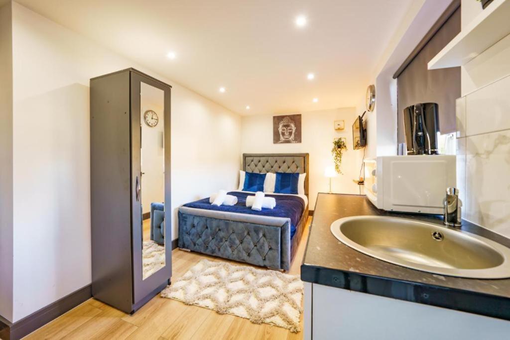 Heathrow Guest House - Oakway Feltham 외부 사진