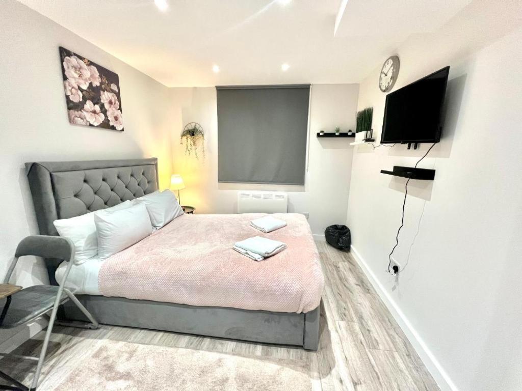 Heathrow Guest House - Oakway Feltham 외부 사진